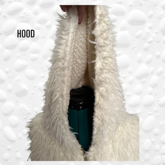 White Faux Fur Soft and Cuddly Vest - L (Fits Like M) - Picture 3 of 9